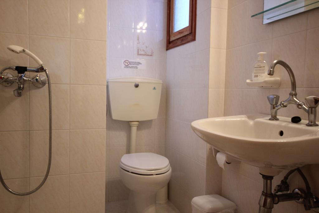 Panorama Rooms Kamares  Luaran gambar